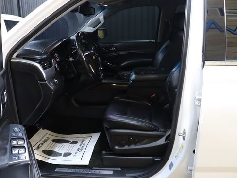 Used 2017 Chevrolet Suburban LT image 34