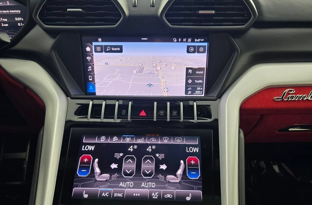 Used 2019 Lamborghini Urus AWD/4WD image 23