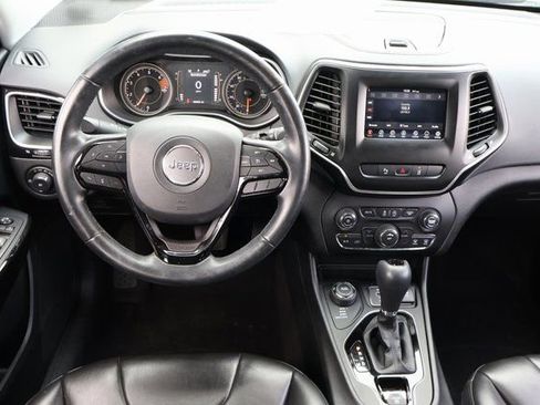 Used 2021 Jeep Cherokee Latitude Plus AWD/4WD image 14