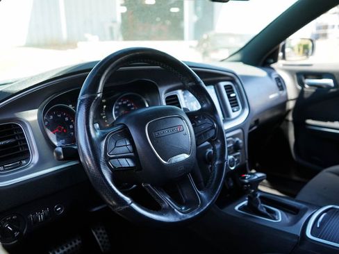 Used 2019 Dodge Charger Scat Pack RWD image 6