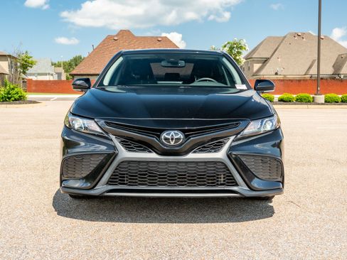 Used 2024 Toyota Camry SE w/ Cold Weather Package FWD image 2