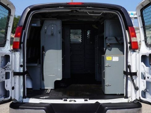 Used 2015 Chevrolet Express 2500 image 13