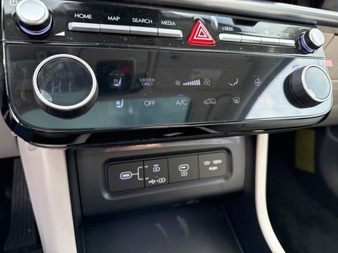 New 2025 Hyundai Tucson Limited image 32