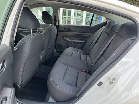 Used 2025 Nissan Altima 2.5 SV FWD image 15