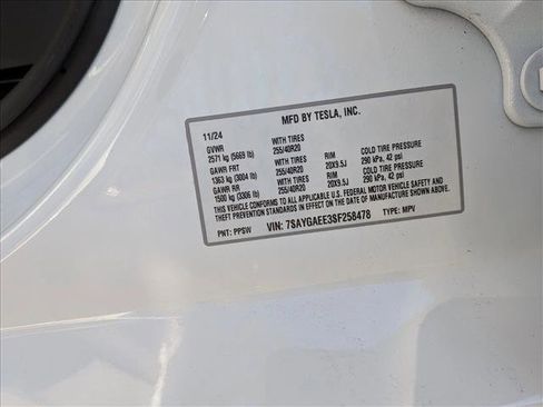 Used 2025 Tesla Model Y Long Range image 23