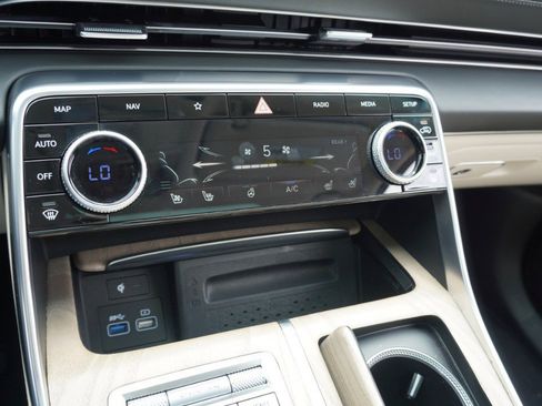 Used 2024 Genesis GV80 2.5T w/ Advanced Package AWD/4WD image 19
