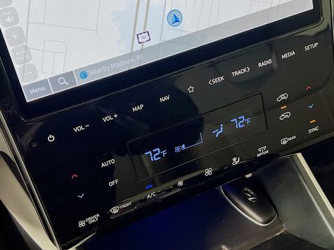 Certified 2023 Hyundai Tucson Limited AWD/4WD image 15