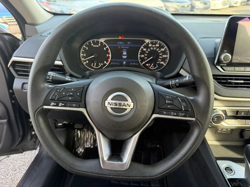 Used 2022 Nissan Altima 2.5 SV FWD image 35