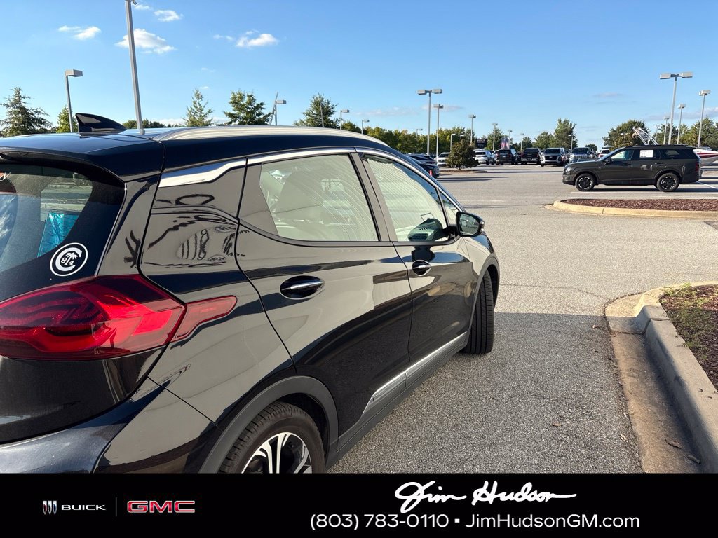 Used 2020 Chevrolet Bolt Premier w/ Infotainment Package FWD image 5