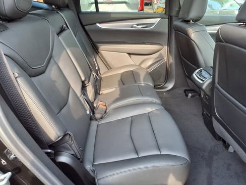 New 2025 Cadillac XT6 Luxury image 21