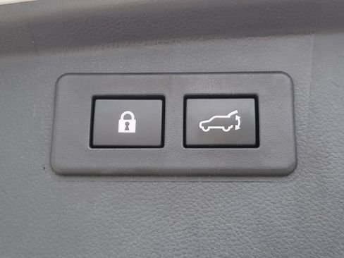 Used 2021 Subaru Outback Touring AWD/4WD image 12