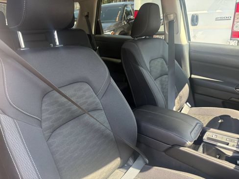 Used 2026 Nissan Pathfinder SV FWD image 28