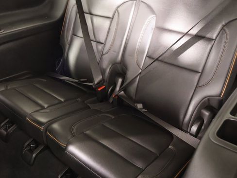 Used 2022 GMC Acadia AT4 w/ Technology Package image 12