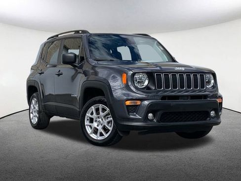 Used 2022 Jeep Renegade Latitude image 2