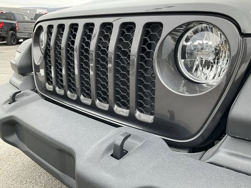 Used 2021 Jeep Gladiator Sport w/ Trailer Tow Package image 22