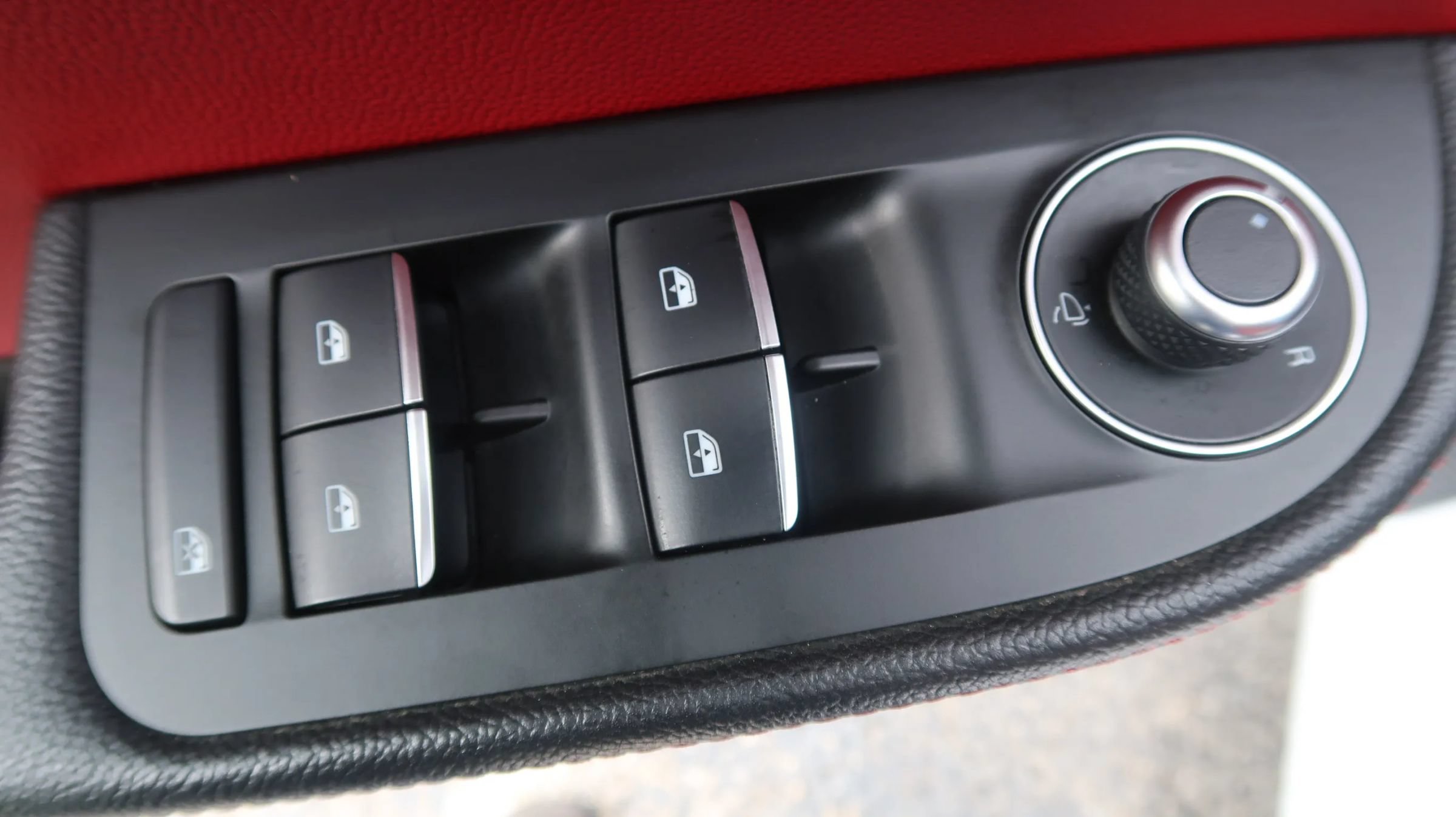 Used 2020 Alfa Romeo Giulia RWD image 27