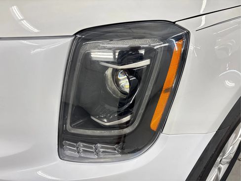 Used 2020 Kia Telluride LX FWD image 31