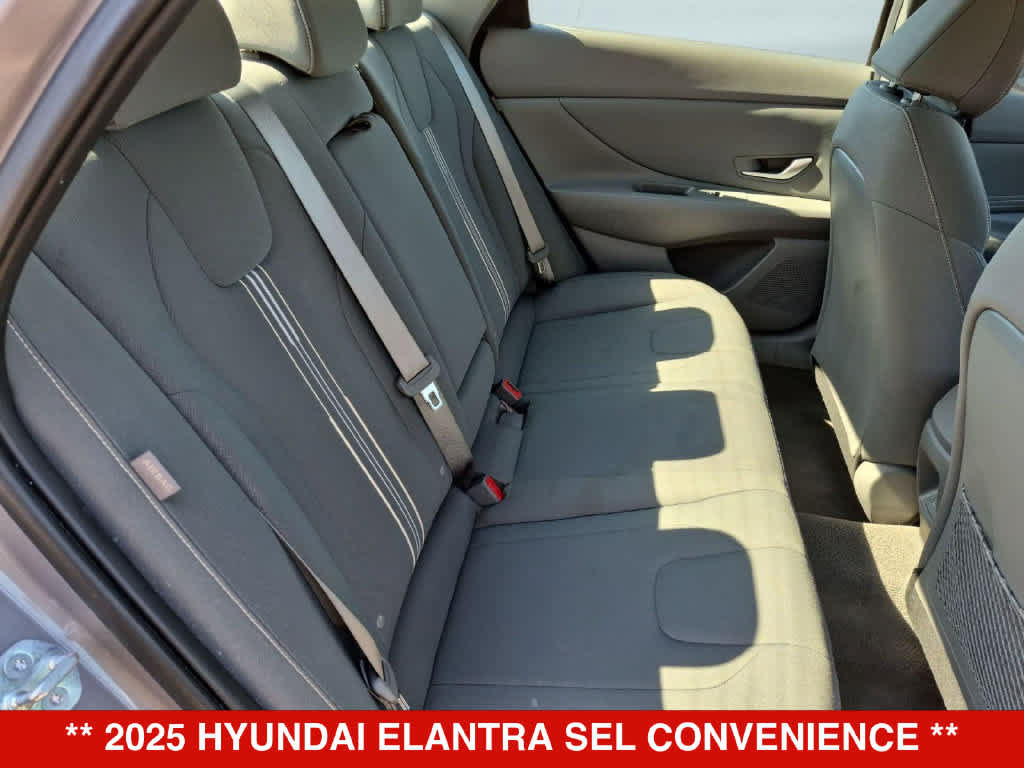 Used 2025 Hyundai Elantra SEL FWD image 20