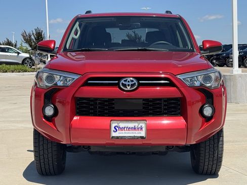 Used 2020 Toyota 4Runner SR5 AWD/4WD image 7