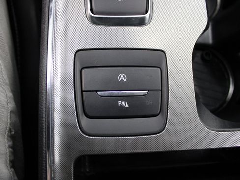 Used 2024 Ford Edge Titanium image 39