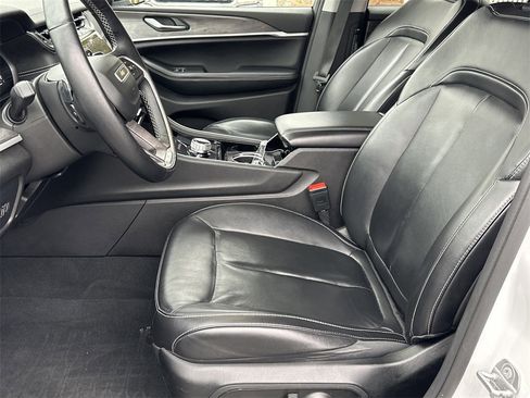 Used 2022 Jeep Grand Cherokee L Limited w/ Trailer Tow Group (B) image 13