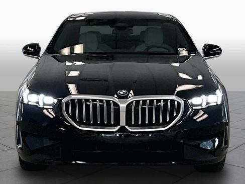 Used 2024 BMW 530i w/ Premium Package RWD image 3