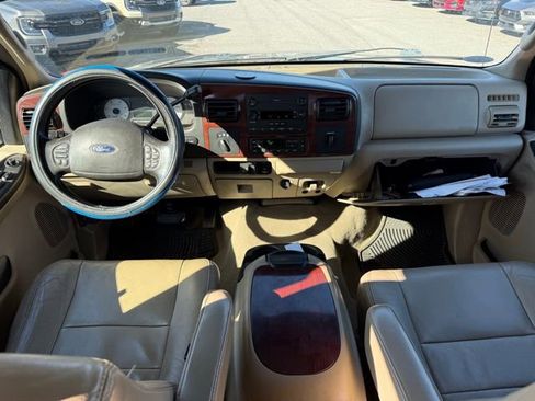 Used 2006 Ford F350 Lariat image 17