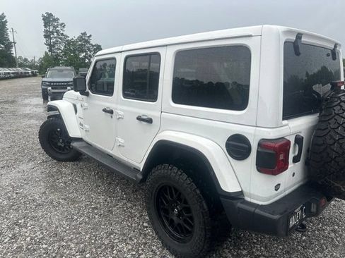 Used 2018 Jeep Wrangler Unlimited Sahara AWD/4WD image 5