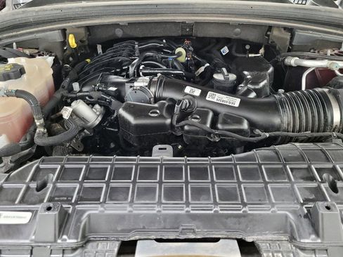 Used 2023 Jeep Grand Cherokee Laredo image 30