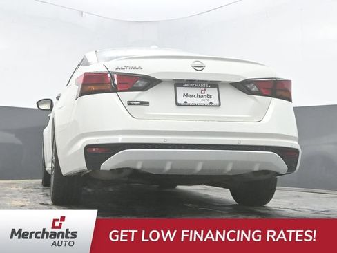Used 2025 Nissan Altima 2.5 SV FWD image 40