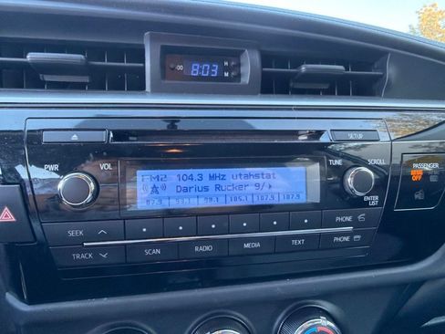 Used 2015 Toyota Corolla L FWD image 21