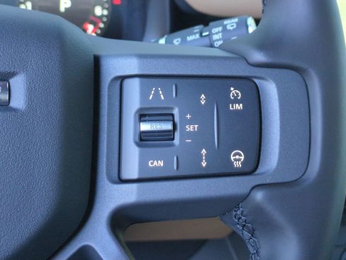 New 2026 Land Rover Defender 130 X-Dynamic SE image 15