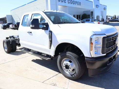 New 2026 Ford F350 XL AWD/4WD image 1