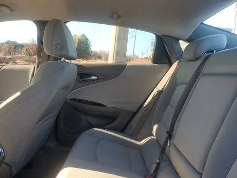 Used 2022 Chevrolet Malibu LT image 8