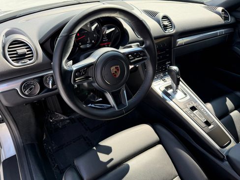 Certified 2024 Porsche 718 Boxster RWD image 4