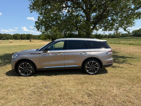 Used 2020 Lincoln Aviator Reserve w/ Equipment Group 202A AWD/4WD image 6