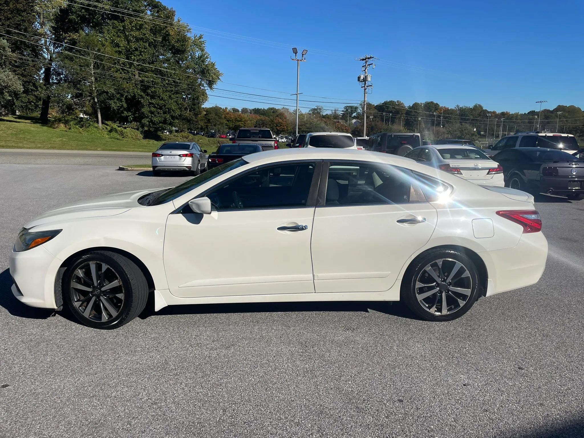Used 2016 Nissan Altima 3.5 SR FWD image 13