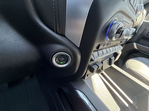 Certified 2022 GMC Sierra 1500 SLT w/ SLT Convenience Package image 23