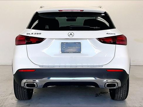 New 2026 Mercedes-Benz GLA 250 4MATIC image 4