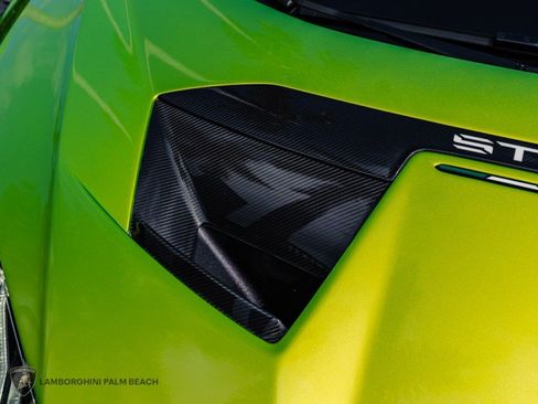 Used 2023 Lamborghini Huracan STO RWD image 13