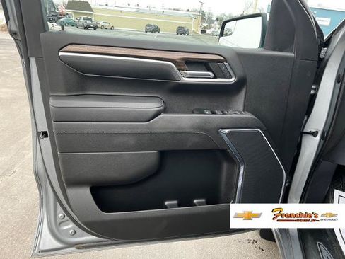Used 2023 Chevrolet Silverado 1500 LT AWD/4WD image 27