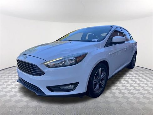 Used 2018 Ford Focus SE w/ SE Appearance Package image 1
