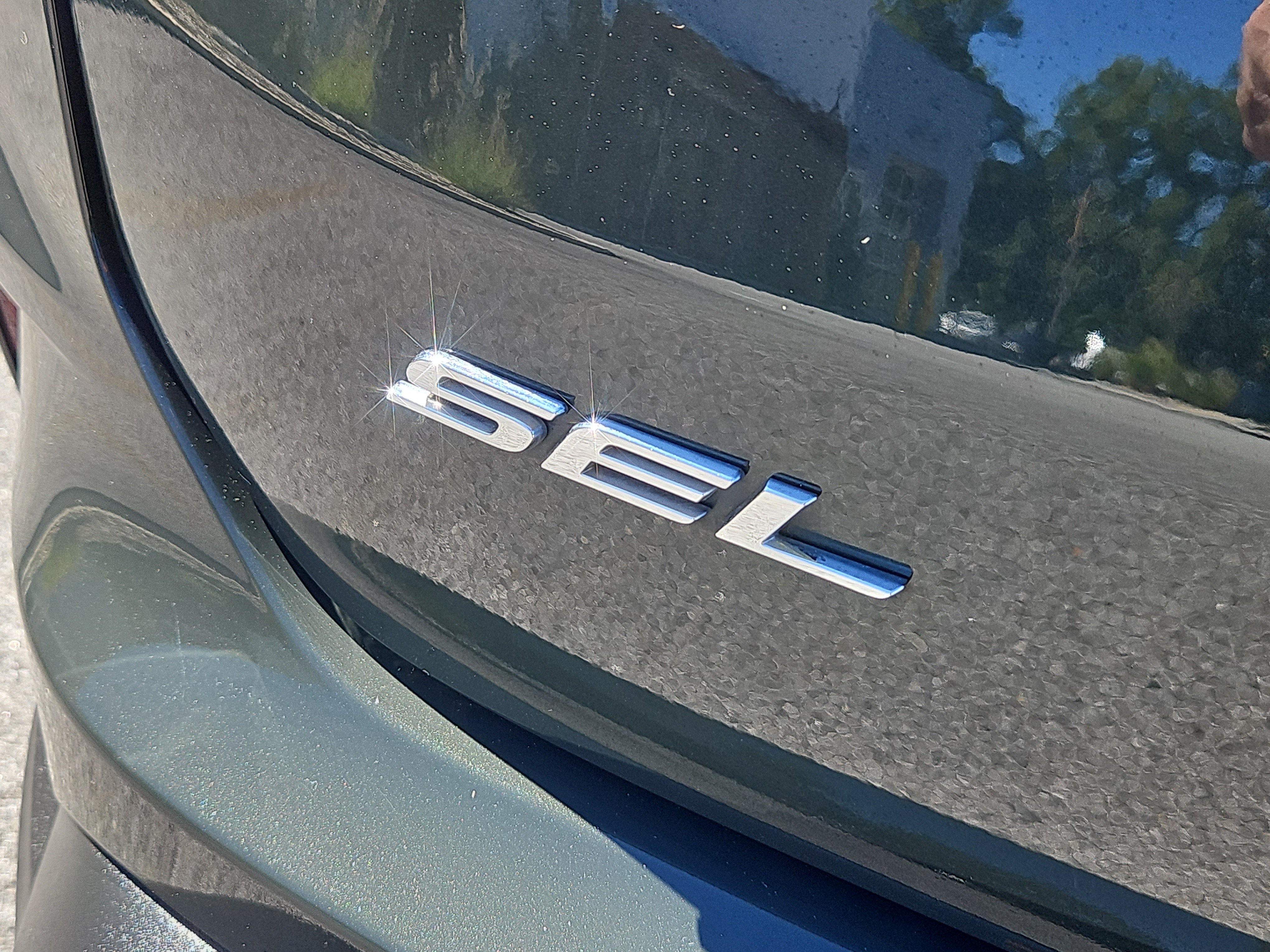 Used 2022 Ford Edge SEL w/ Convenience Package AWD/4WD image 5