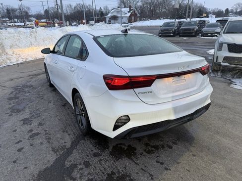 Certified 2023 Kia Forte LXS w/ LXS Technology Package image 4