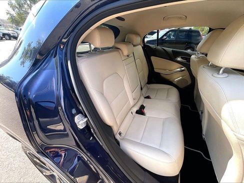 Used 2018 Mercedes-Benz GLA 250 4MATIC image 19