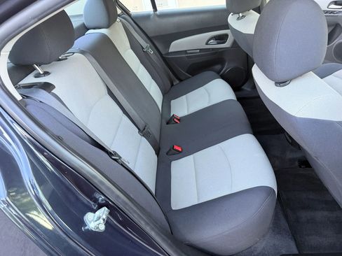 Used 2016 Chevrolet Cruze LS image 18