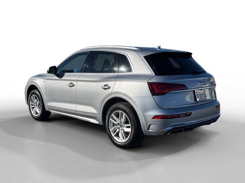 Used 2023 Audi Q5 2.0T Premium w/ Convenience Package image 3