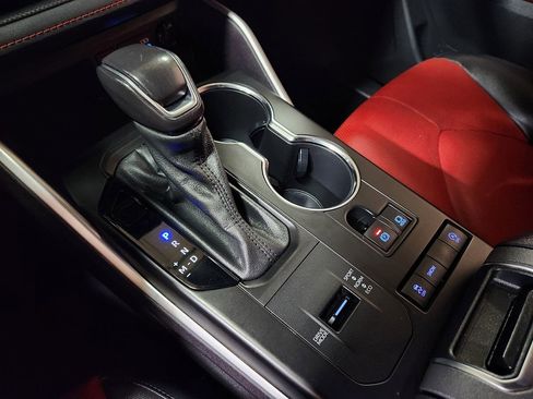 Used 2022 Toyota Highlander XSE image 40