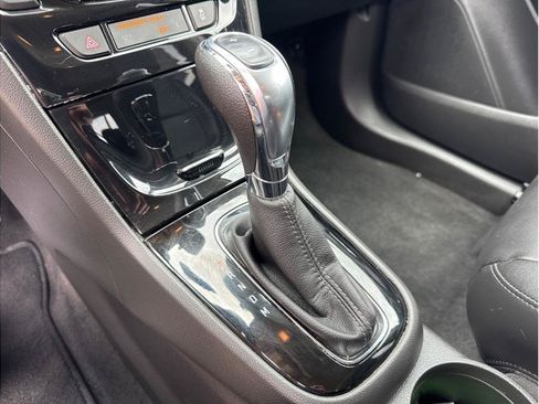 Used 2019 Buick Encore Essence AWD/4WD image 21