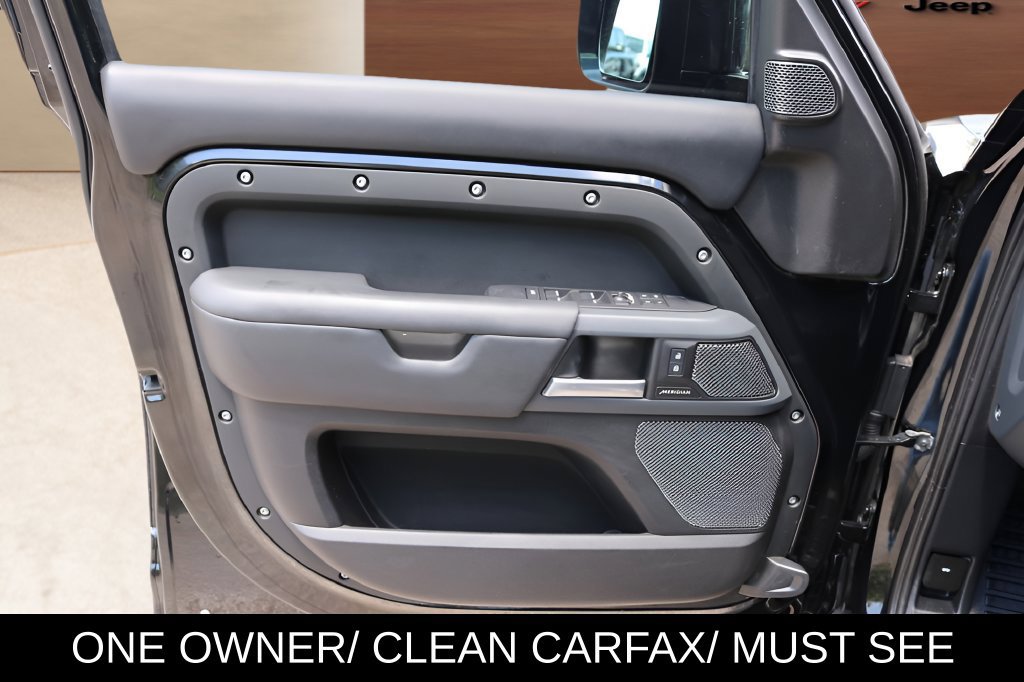 Used 2024 Land Rover Defender 110 X-Dynamic SE AWD/4WD image 9